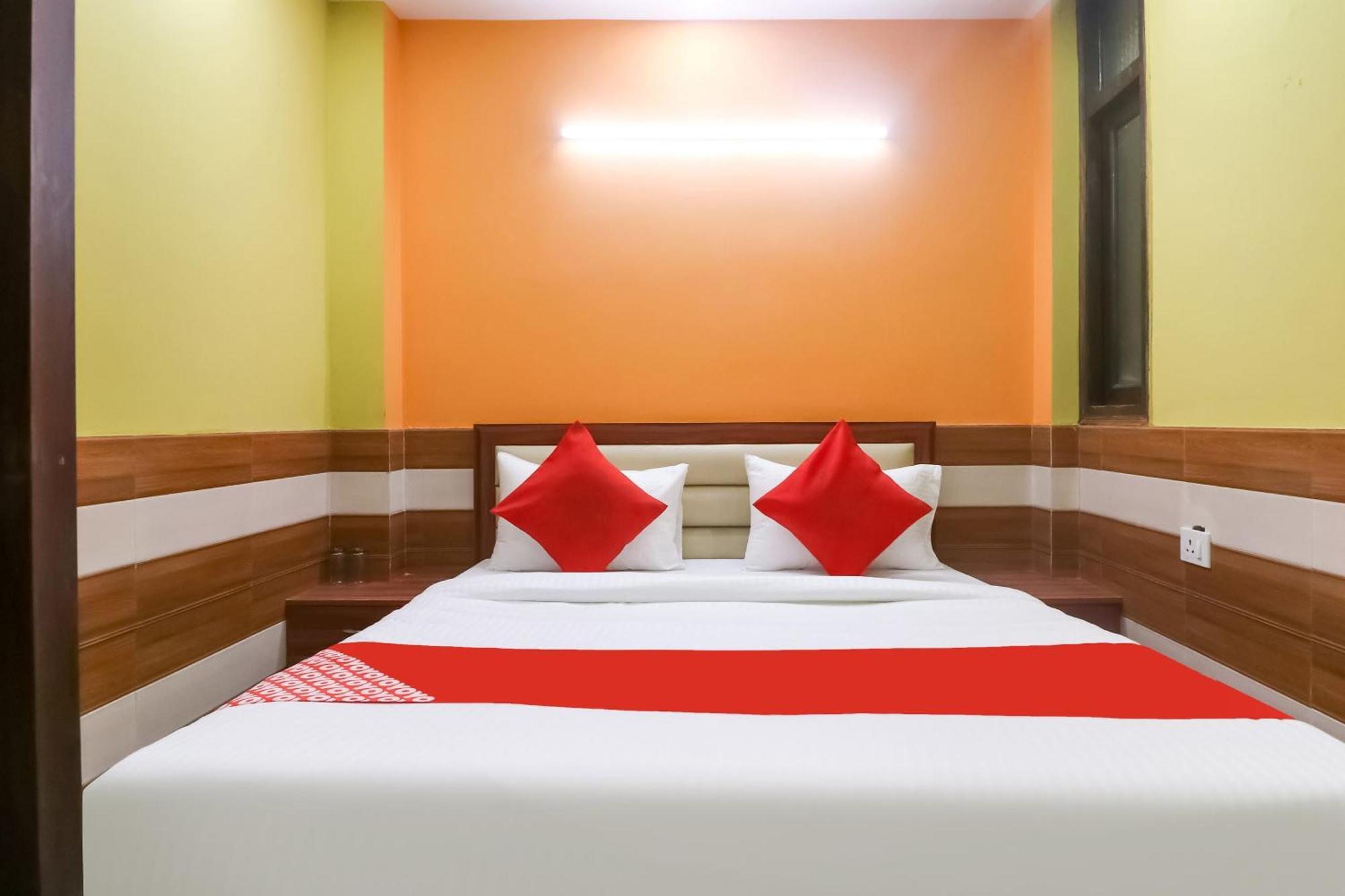 Hotel O Mayur Plaza Delhi  Exterior photo