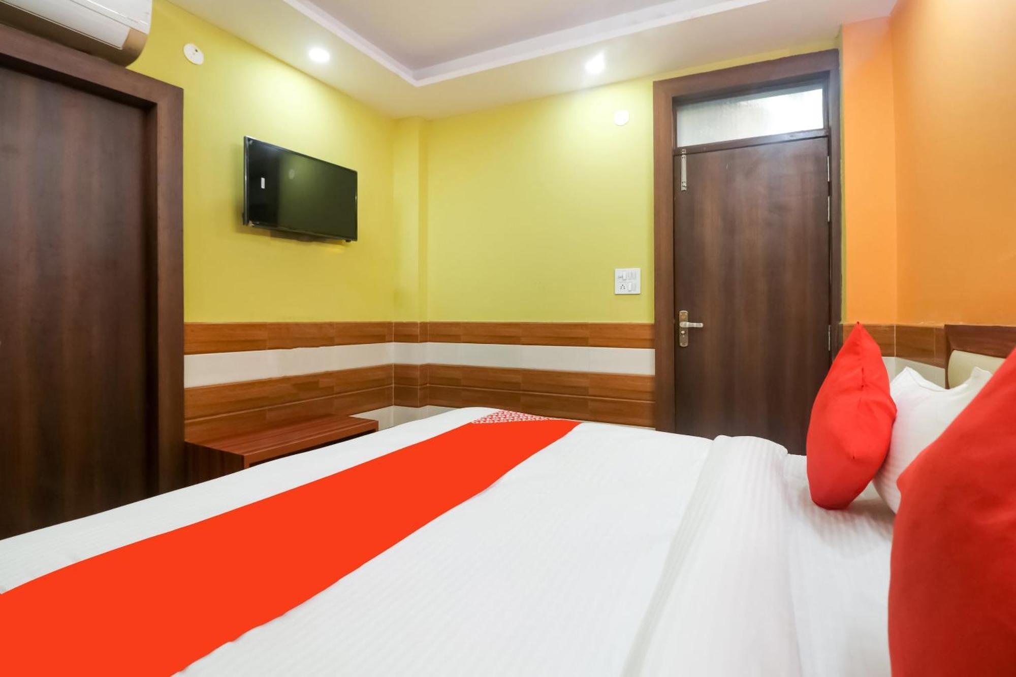 Hotel O Mayur Plaza Delhi  Exterior photo